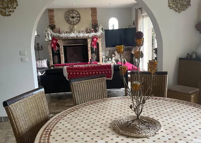 Feriehus Tres Belle Maison Piscine Chauffe 210m2 Climatise