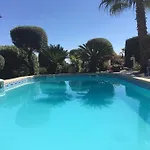 Tres Belle Maison Piscine Chauffe 210m2 Climatise Prázdninový dům *