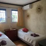 Prázdninový dům Tres Belle Maison Piscine Chauffe 210m2 Climatise