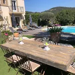 Prázdninový dům Tres Belle Maison Piscine Chauffe 210m2 Climatise