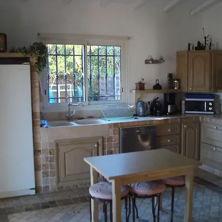 Hébergement de vacances Très Belle Maison Piscine Chauffé 210m2 Climatisé *