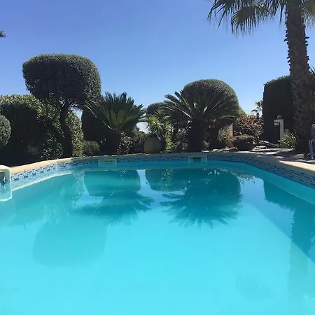 Tres Belle Maison Piscine Chauffe 210m2 Climatise Holiday home *