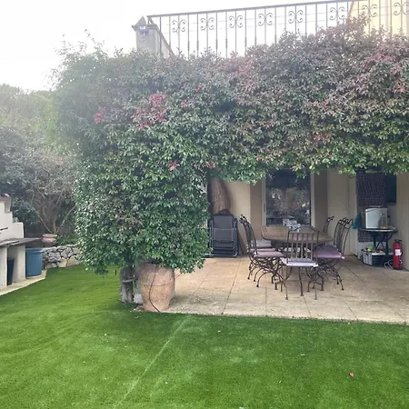 Prázdninový dům Tres Belle Maison Piscine Chauffe 210m2 Climatise