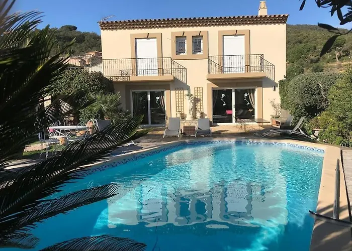بيت للعطل Tres Belle Maison Piscine Chauffe 210m2 Climatise *