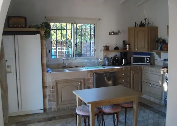 بيت للعطل Tres Belle Maison Piscine Chauffe 210m2 Climatise *