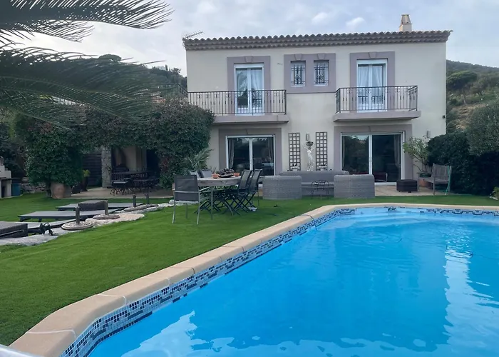Tres Belle Maison Piscine Chauffe 210m2 Climatise بيت للعطل *