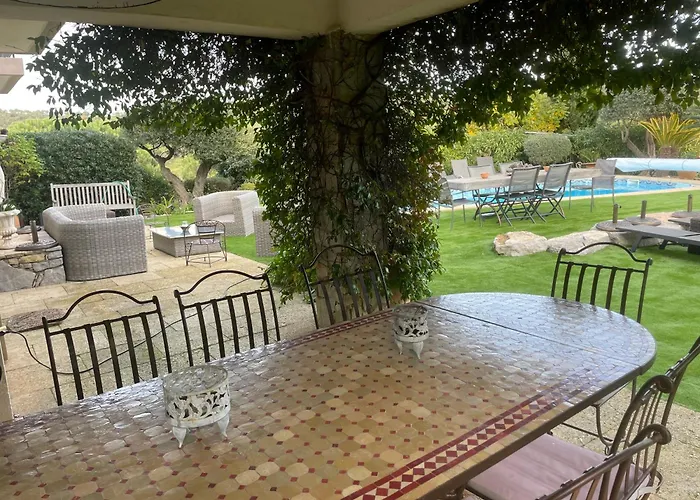 بيت للعطل Tres Belle Maison Piscine Chauffe 210m2 Climatise *